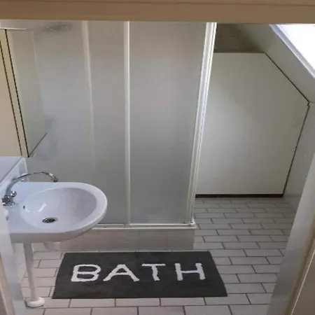 Pretty In Burgerburg *